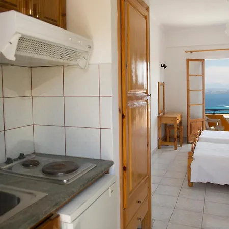 Pansion Laertes Apartment Tsoukaladhes