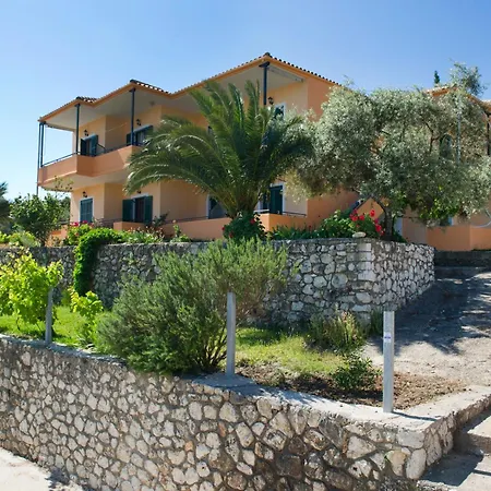 Pansion Laertes Apartment Tsoukaladhes